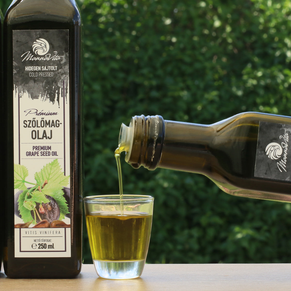Mannavita maďarský za studena lisovaný olej z hroznových semínek • 250 ml