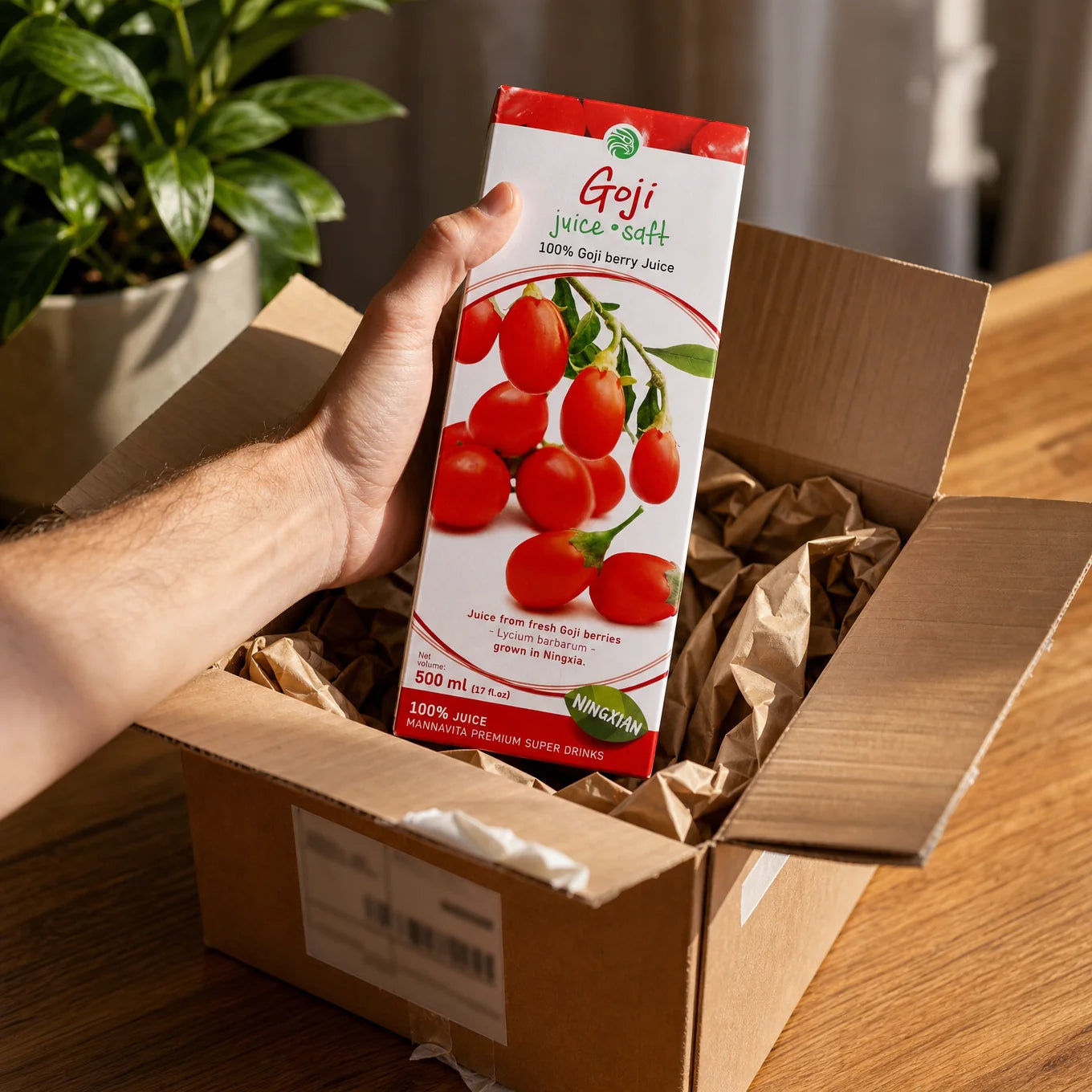 Mannavita Goji – 100% lisovaná čistá šťáva z Kustovnice čínské • 500 ml