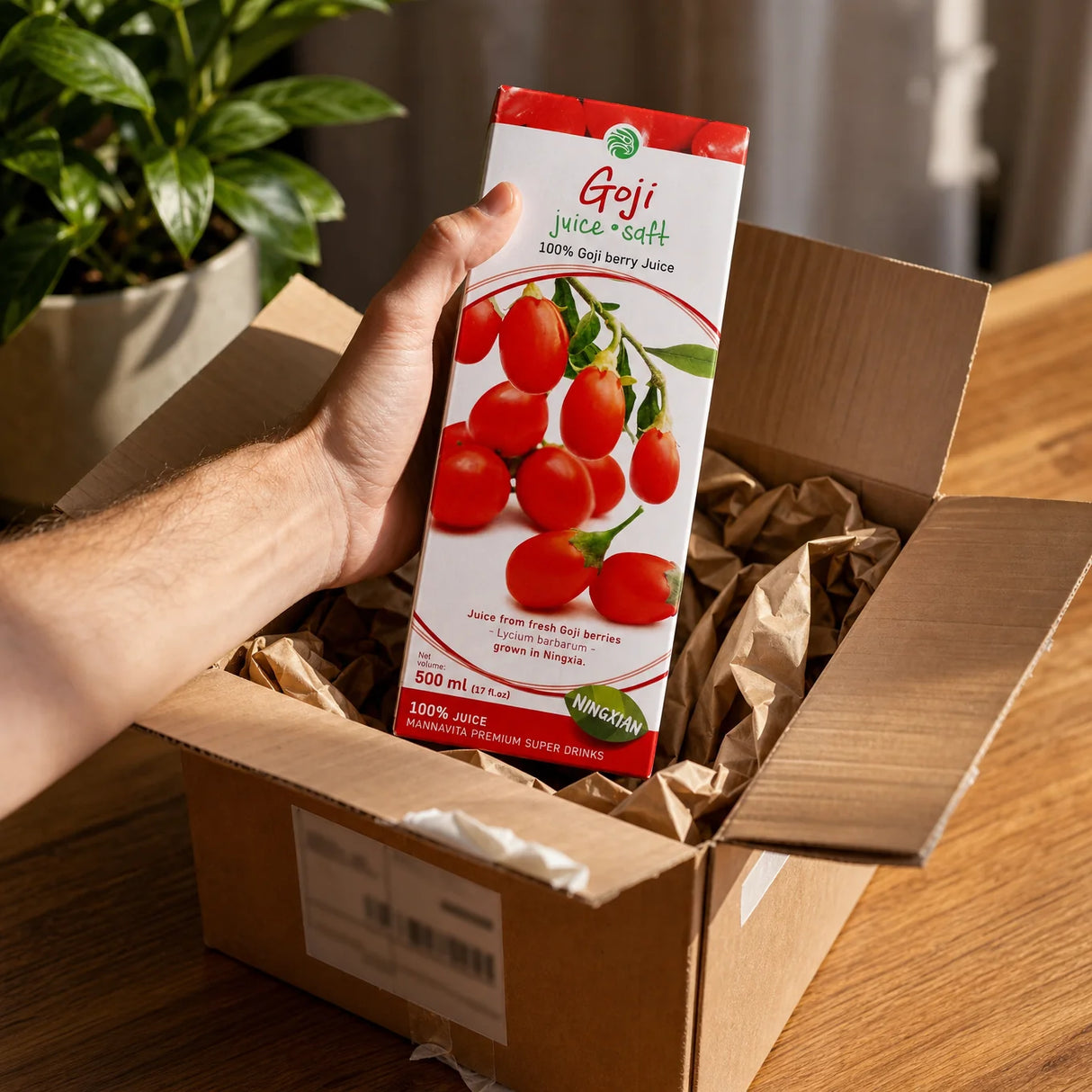 Mannavita Goji – 100% lisovaná čistá šťáva z Kustovnice čínské • 500 ml