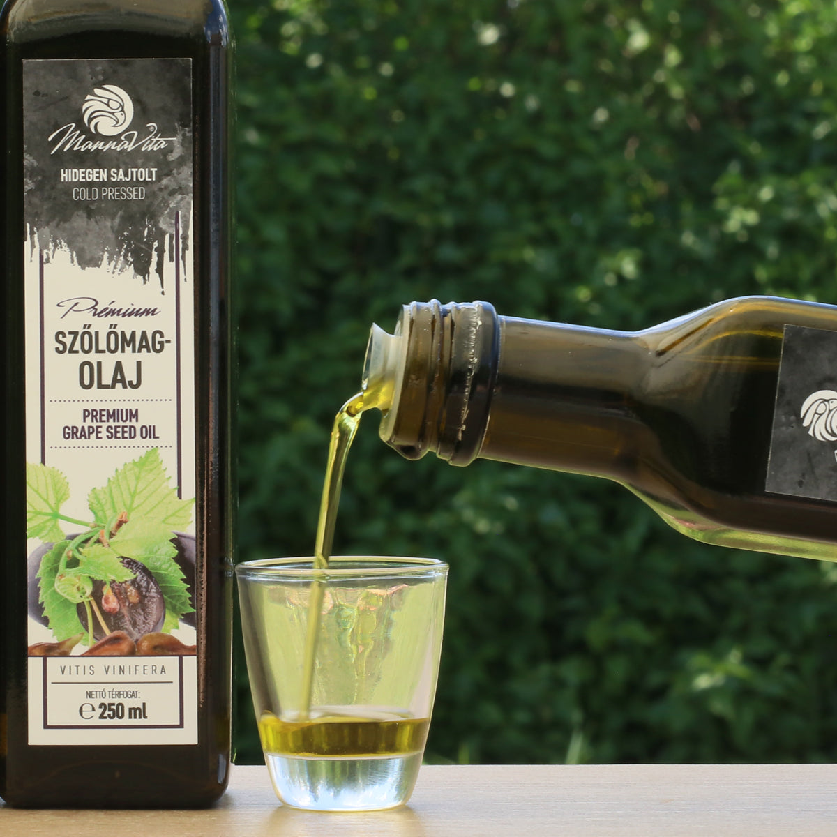 Mannavita maďarský za studena lisovaný olej z hroznových semínek • 250 ml